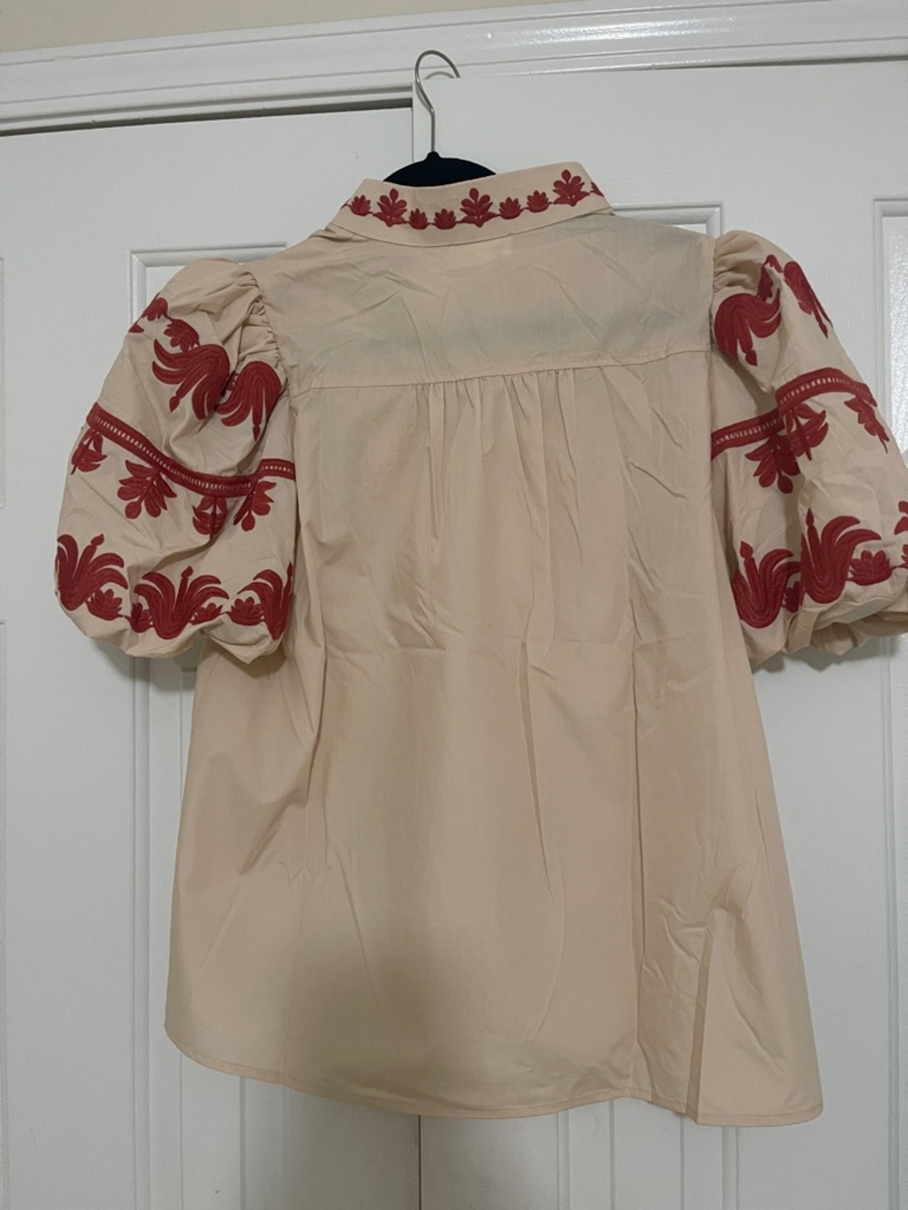 Entro- Puff-Sleeve Top in Cream with Red Accents - size medium - Picture 3 of 4